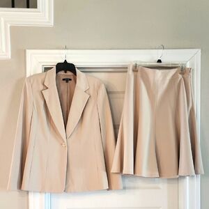 Rafaella Women's Cream Blazer and Skirt